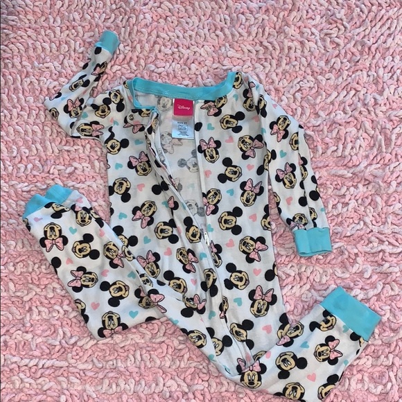 Disney one-piece zip up pajamas, size: 2T - Picture 2 of 6